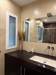 Centric 2 Bedroom Apartment - Barcelona - 8