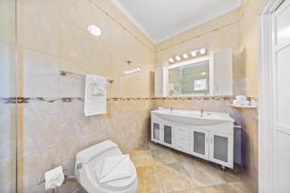 3 Min To Beach W Pool, Jacuzzi & Gym By Top Tier - Palm-Eagle Beach - 1