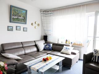 2-Zimmer-Appartement im 1. Obergeschoss mit Hallenschwimmbad und Sauna. - Westerland - 0