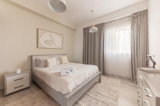 Luxe 2BR Dubai Retreat with Ain Dubai View for 6 guests - 9