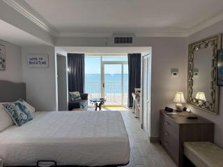 Ocean front one bedroom with an amazing view 404 - 7
