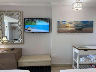 Ocean front one bedroom with an amazing view 404 - 2