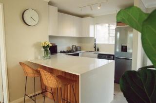 Charming Beach Club Retreat - - 3