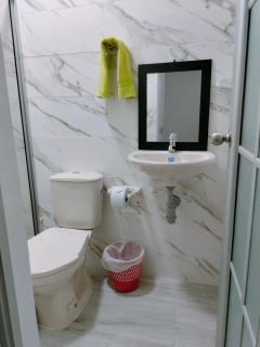 Aliky's Apartments - - 1