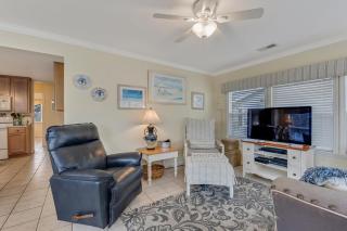 Barefeet Retreat by Carolina Beach Realty - Kure Beach - 4