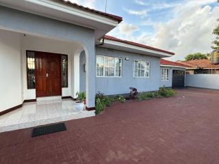 Elly's Three bedroom Home - Arusha - 8