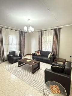 Elly's Three bedroom Home - Arusha - 0