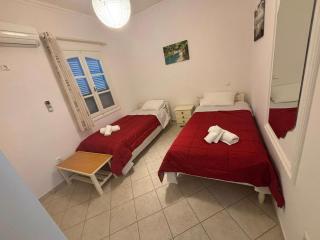 Theo House - Spetses - 1