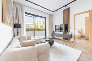 Serene 2BRplus1 Haven in Oakley JVC - 5star Amenities - 4