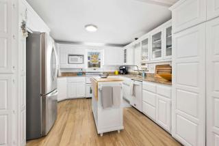The Classic C- Half mi to Downtown-Sunroom & Backyard - Bentonville - 4