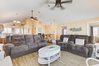 By The Kure Beach Pier by Carolina Beach Realty - Kure Beach - 7