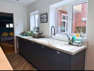 Quiet Garden Escape 3 Beds and Hot Tub Bliss - Londra - 7