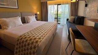 Holiday Inn Algarve Albufeira by IHG - Albufeira - 9