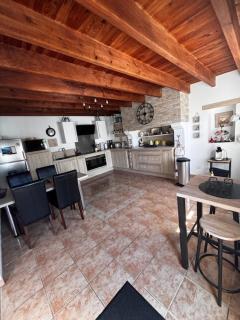 Grand gîte 8pers, proche mer, jardin et barbecue - La Celle-sous-Gouzon - 3