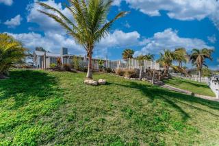 3 Bed, 3 Bath, Pool Home with Boat Dock - Sarasota - 9