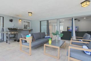 Sunset Poolhouse - Pool, Firepit, Playset, Games - 7