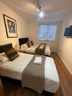 24-7 Secured City Centre Apartments with Free Underground Parking and WiFi - Birmingham - 9
