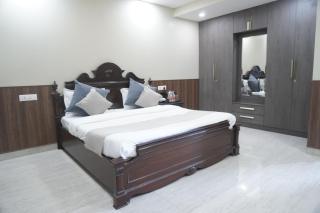 Staybia Hotel 27 And One Bed Room Serviced Apartment-Near Noida Sector 18 Metro Station - Noida - 3