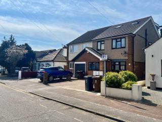OnSiteStays - Spacious 3BR Home Parking - Dagenham - 6