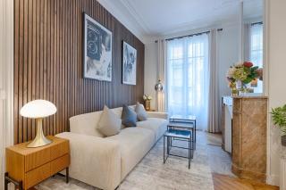 Luxury 2-Bedroom for 6 - Avenue Montaigne - Paris - 1