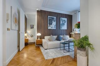 Luxury 2-Bedroom for 6 - Avenue Montaigne - Paris - 0