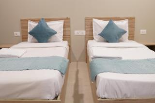 Staybia Hotel 27 And One Bed Room Serviced Apartment-Near Noida Sector 18 Metro Station - Noida - 9