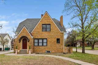 Bilbos Cottage 3 bed 2 and a half bath home in College Hill - Wichita - 9