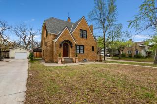 Bilbos Cottage 3 bed 2 and a half bath home in College Hill - Wichita - 7