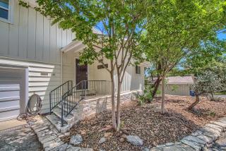 CL 1232 Texas Rose - Canyon Lake - 2