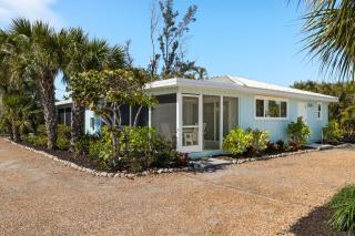 The Driftwood Inn - 1