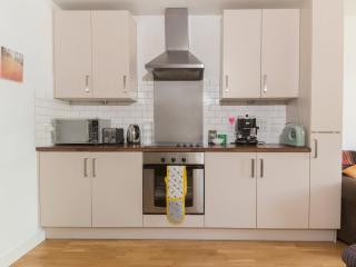 Spacious 2BR Flat Near Camden & Kings Cross Tube Pass the Keys - London - 7