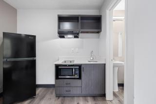 HomeStay Lodge - Pensacola - Davis - 5