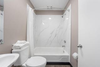 HomeStay Lodge - Pensacola - Davis - Pensacola - 2