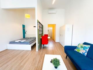 Spacious Buda Apartment Air Conditioning - Budapest - 3