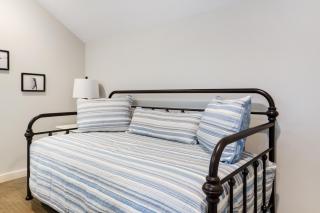 Fairway Shores - Golf Course Townhouse Near Beach, Pool & Tennis - 2