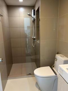 1BR Free pool&gym fast WIFI Airport Link - 8