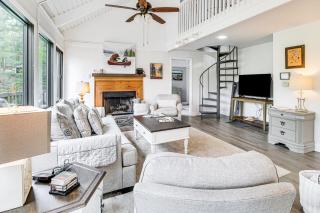 Lake & Golf Course Views: Big Canoe Home w/ Deck! - 0