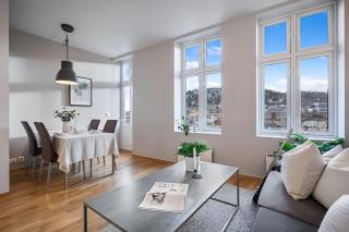 Stunning View - Cozy Apartment in City Centre - Bergen - 2
