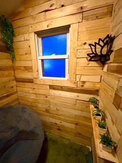 Cozy Cafe, Walk to The Mall, 30min to NYC & 5min to EWR - 4