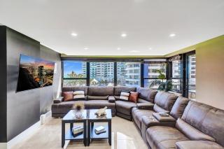 Beachside Condo with Resort Amenities, Including Pools, Gym, and Bathtub 503 - 4