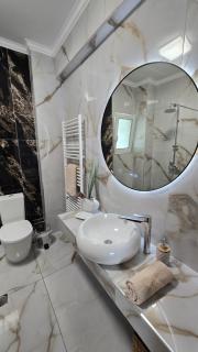 Catherine's Beachfront Apartment - 1