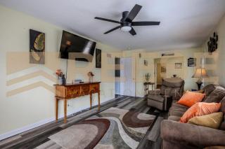 Classic Lakeside Home - Lake Ozark - 8