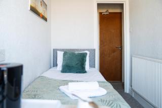 The Clifton Seafront Hotel - 2