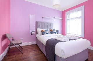 Spacious 3BR Home with Garden & Parking, Ilford - Seven Kings - 5