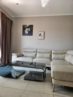 Modern En-suite bedroom wPrivate Bath - Vosburg - 4