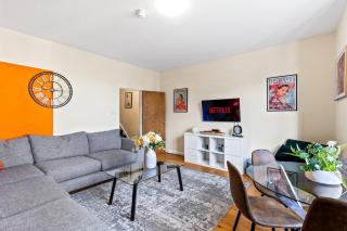 Station 10 Beds - Contractor - Central - Sleeps 12 - 1