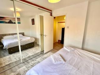 Cosy One Bedroom Apartment - London Docklands - 6