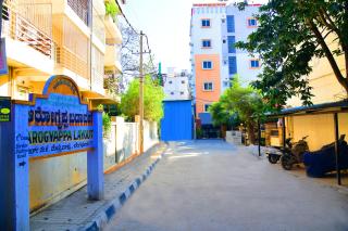 Deluxe AC Room by Omicron Comforts-Manyata Tech Park - 1