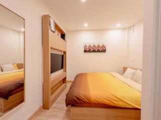 Modern Design ApartHotel 5 At Hanoi Old Quarter - Hanoi - 3