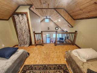 Two Crows Cabin - Lyndon Station - 8
